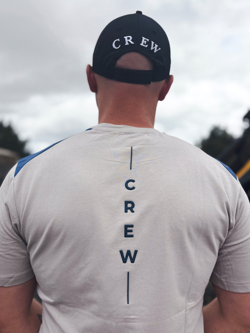 CREW black workwear cap with embroidered logo – tradie lifestyle

Men’s black workwear cap worn on site – CREW branding

Close-up of CREW cap logo on black workwear hat

Durable black tradie cap designed for work and everyday wear

CREW workwear cap detail showing structured crown and curved brim

Australian workwear cap for tradies – CREW brand

Minimal black cap with CREW logo – modern workwear style